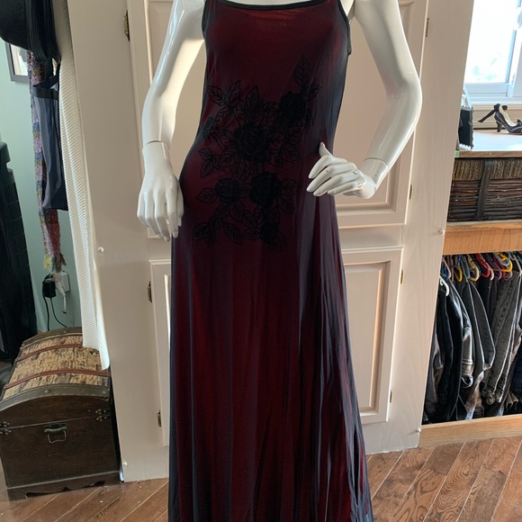 Sabera s6 red and black sheer evening gown - Picture 3 of 4
